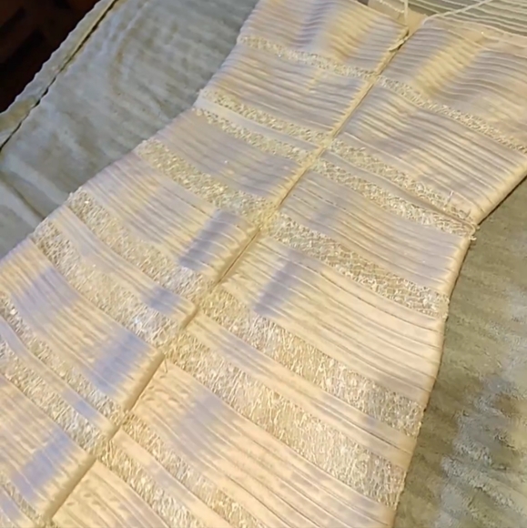 Wedding dress - Picture 3 of 4